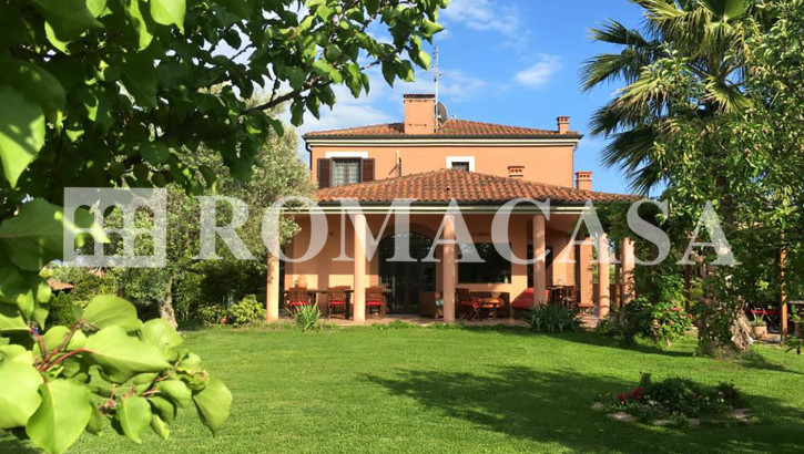 EUR VALLERANO – Lussuosa Villa in Vendita EUR VALLERANO – Lussuosa Villa in Vendita