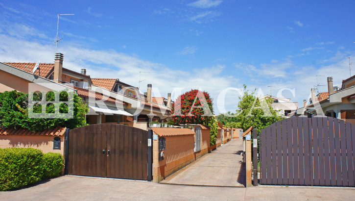 ARDEA (RM) – Nuova California – Splendida villa con giardino perimetrale recentissima costruzione ARDEA (RM) – Nuova California – Splendida villa con giardino perimetrale recentissima costruzione
