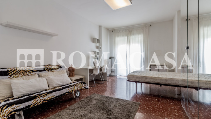 TUSCOLANA – Piazza dei Consoli – Appartamento sito al 5° Piano con balconi TUSCOLANA – Piazza dei Consoli – Appartamento sito al 5° Piano con balconi