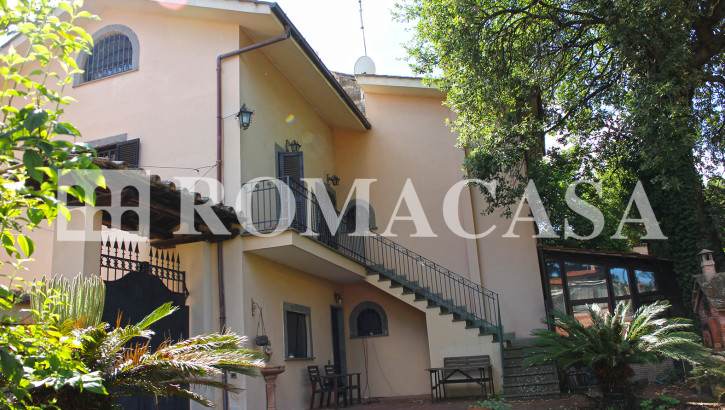 GROTTAFERRATA (RM) – VIA DEL FICO – GRAZIOSA VILLETTA GROTTAFERRATA (RM) – VIA DEL FICO – GRAZIOSA VILLETTA