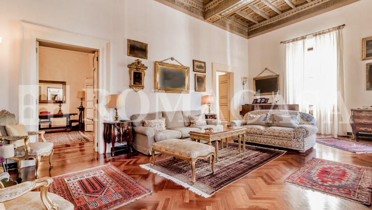PIAZZA DI SPAGNA – Lussuoso appartamento PIAZZA DI SPAGNA – Lussuoso appartamento