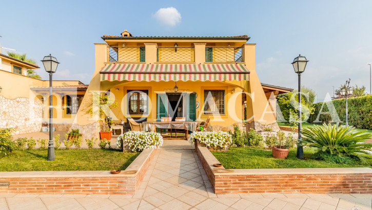 PRATO FIORITO – ROCCA CENCIA – SPLENDIDA VILLA UNIFAMILIARE PRATO FIORITO – ROCCA CENCIA – SPLENDIDA VILLA UNIFAMILIARE