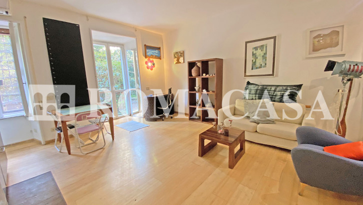 PRATI – adiacente Piazza Mazzini – Appartamento con giardino PRATI – adiacente Piazza Mazzini – Appartamento con giardino