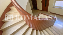 9 Interno Stabile - Appartamento Camilluccia - ROMACASA